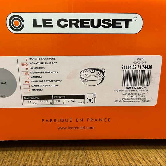 Le Creuset Enameled Cast Iron Signature Chef Dutch Oven - Sea Salt 7.5 qt - Picture 9 of 13